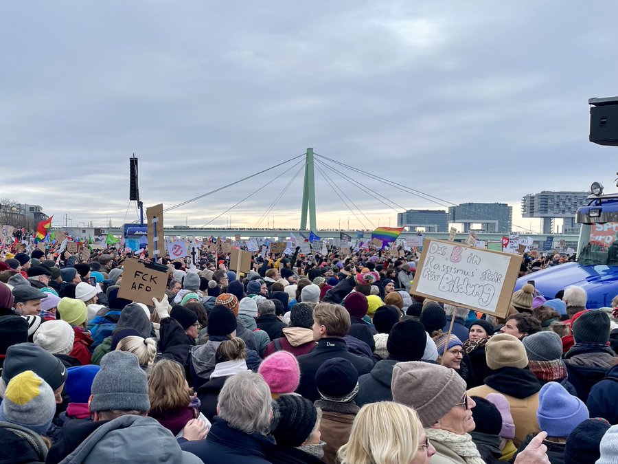 Na protestima u Njemačkoj protiv krajnje desnice desetine hiljada ljudi