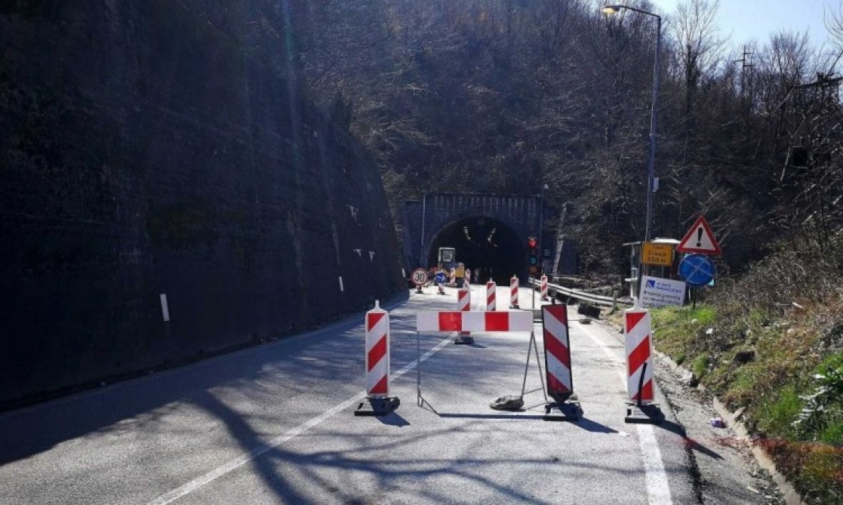 Na putu Tarčin-Konjic od 17 do 04 sati saobraća se jednom trakom