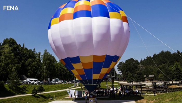 Na Trebeviću promovirana nova turistička atrakcija, let balonom