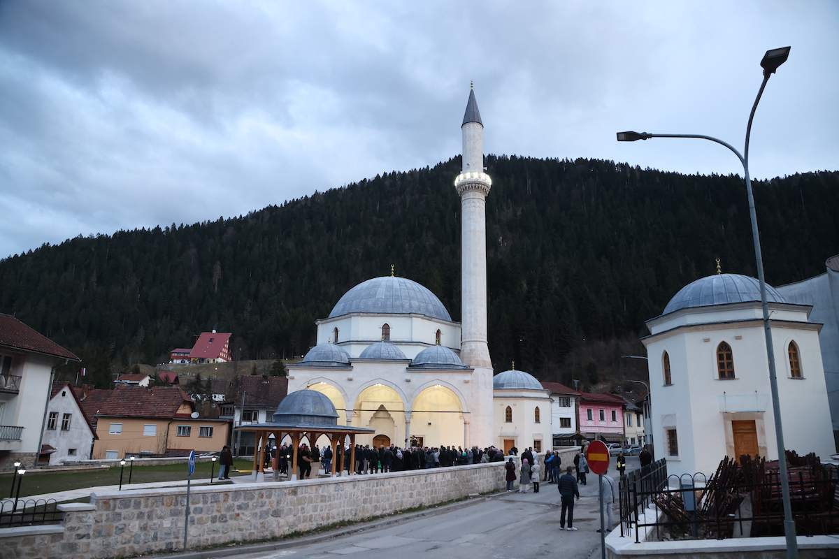 Nakon 32 godine: Sinan-begova džamija opet krasi čaršiju u Čajniču