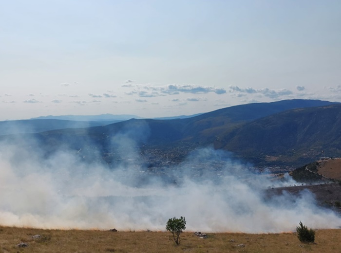 Nakon višesatne borbe: Ugašen požar na Fortici iznad Mostara