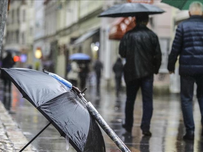 Narednih dana pretežno oblačno vrijeme, danas i sutra kiša i susnježica