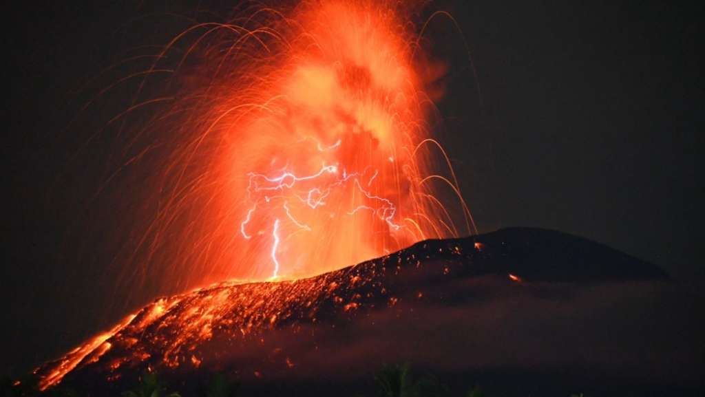 Nastavlja se erupcija vulkana Merapi u Indoneziji