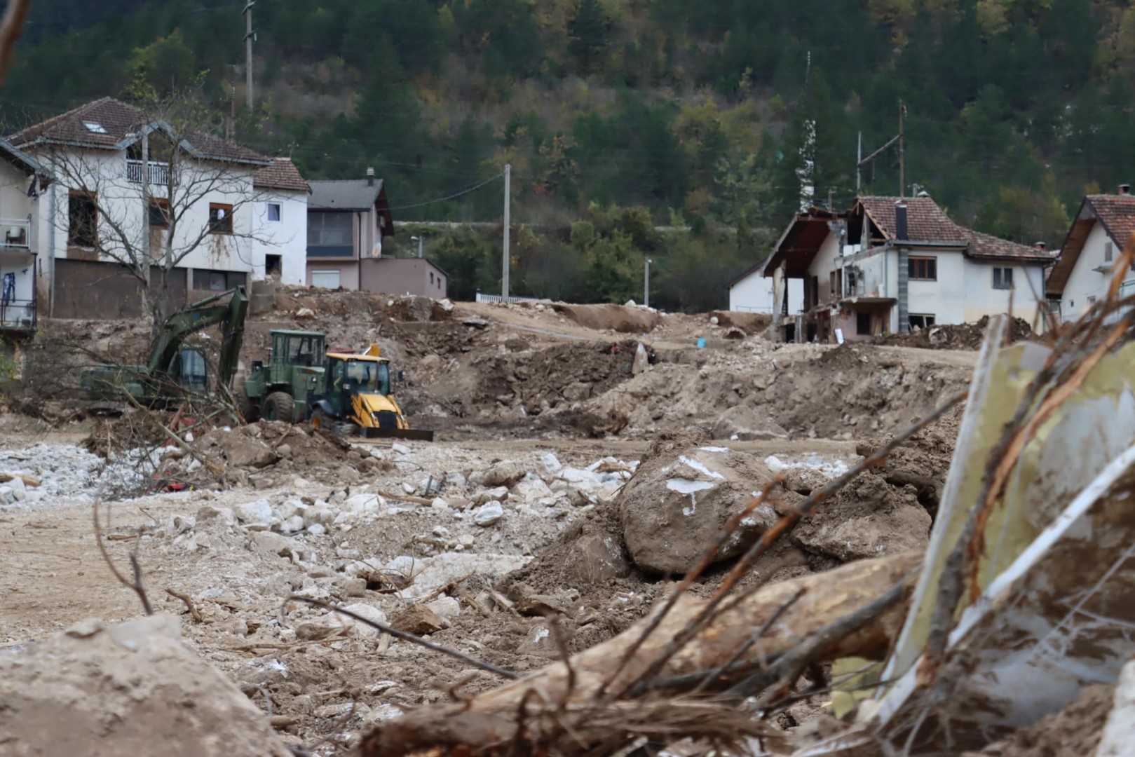 Nastavljeni radovi na raščišćavanju ruševina u Donjoj Jablanici