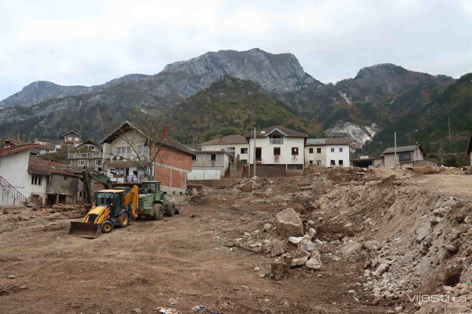 Nastavljeni radovi na raščišćavanju ruševina u Donjoj Jablanici