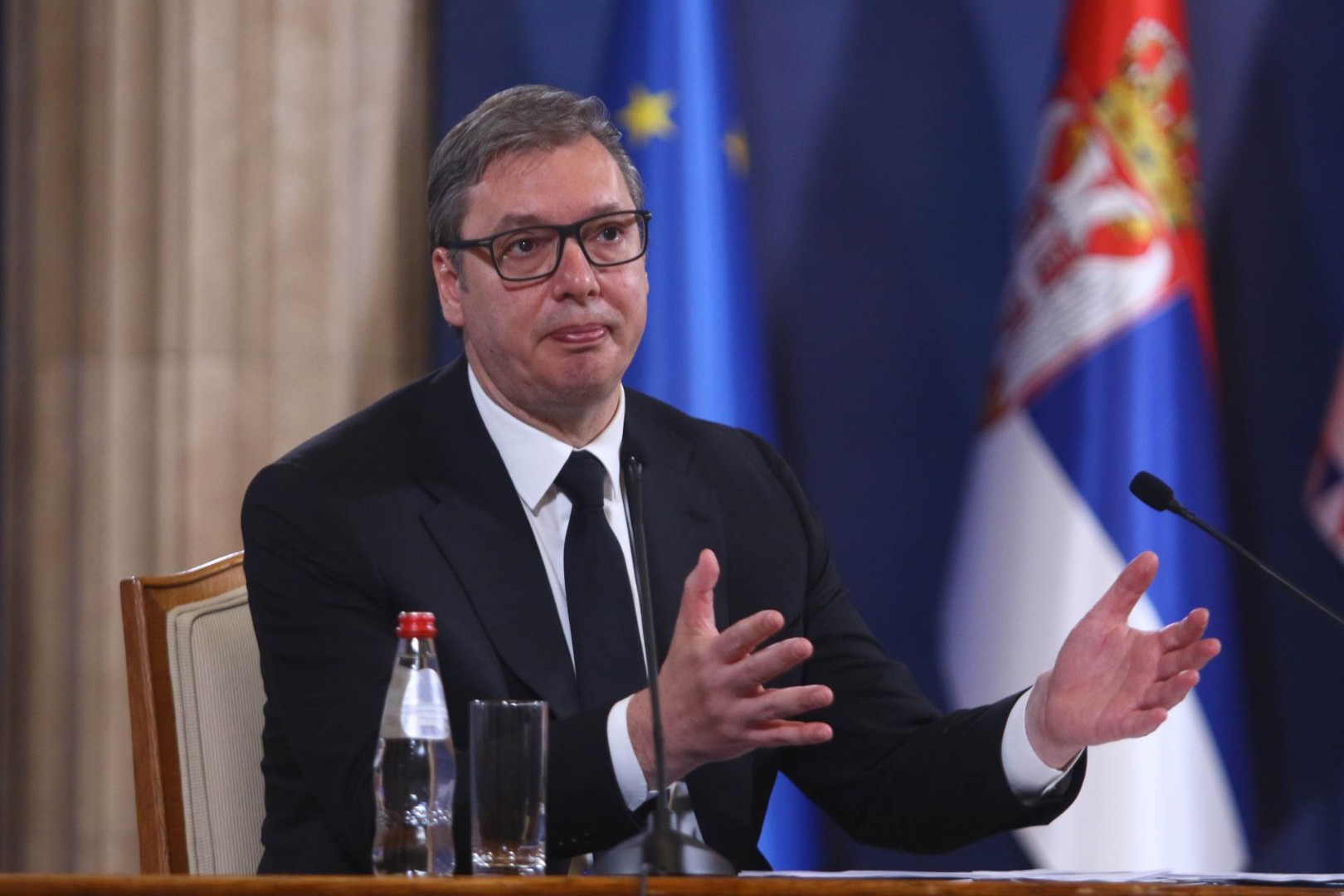 Nezapamćen nonsens: Vučić pozvao na proteste protiv građana