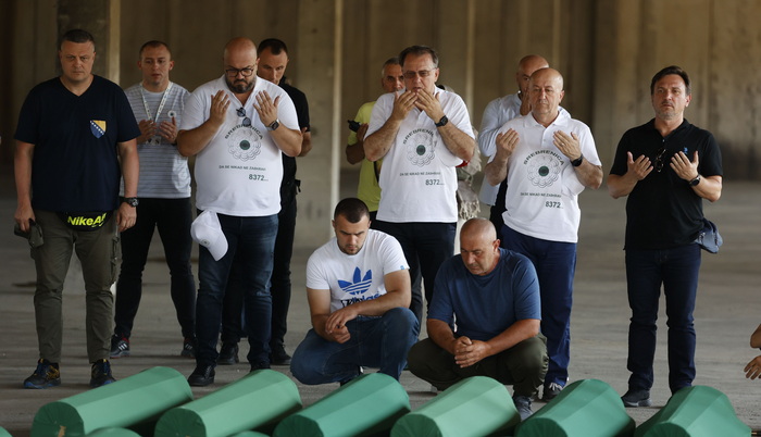 Nikšić i delegacija Vlade FBiH posjetili Potočare: Srebrenica mora biti simbol obnovljenog života