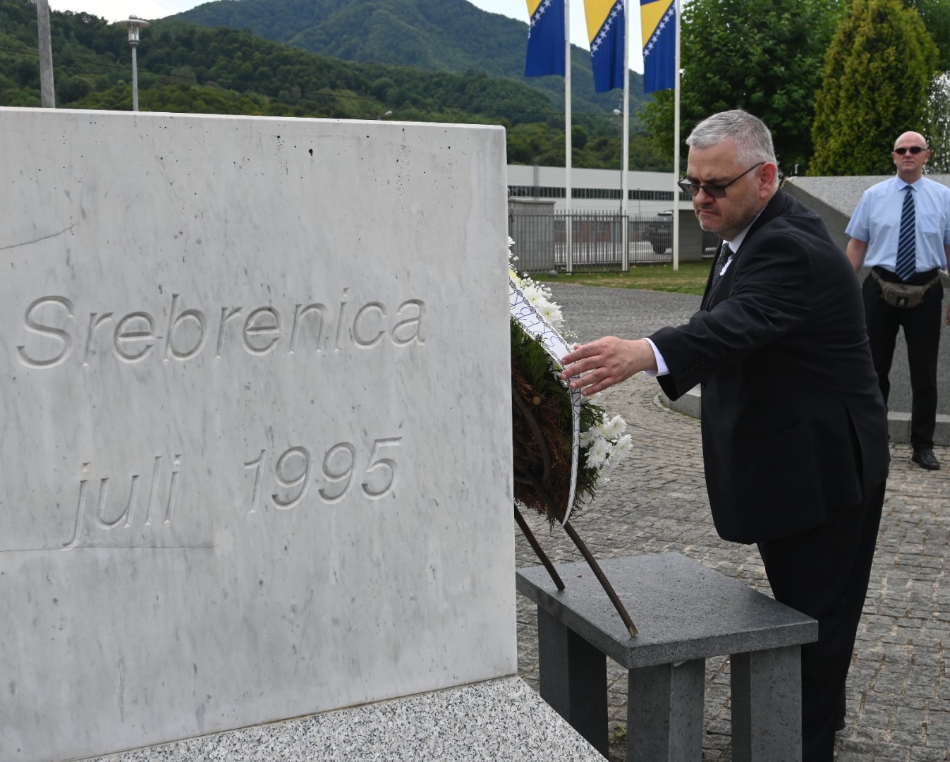 Novoimenovani Schmidtov zamjenik odao počast žrtvama genocida