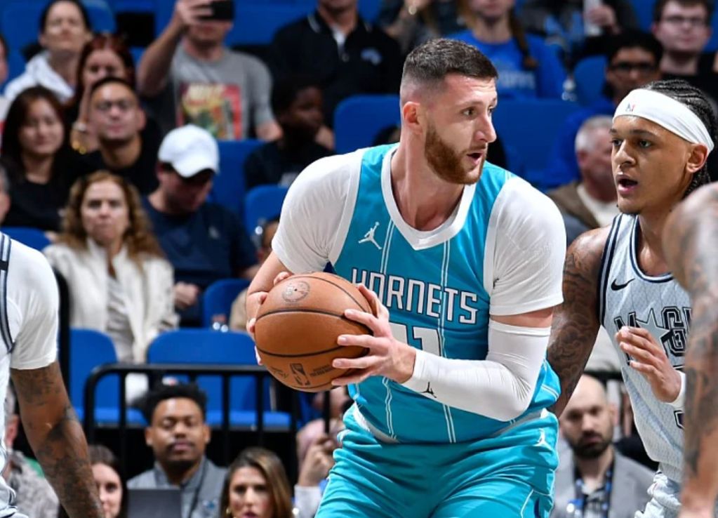 Nurkić sjajno debitovao za Charlotte: U samo 16 minuta blizu double-doublea