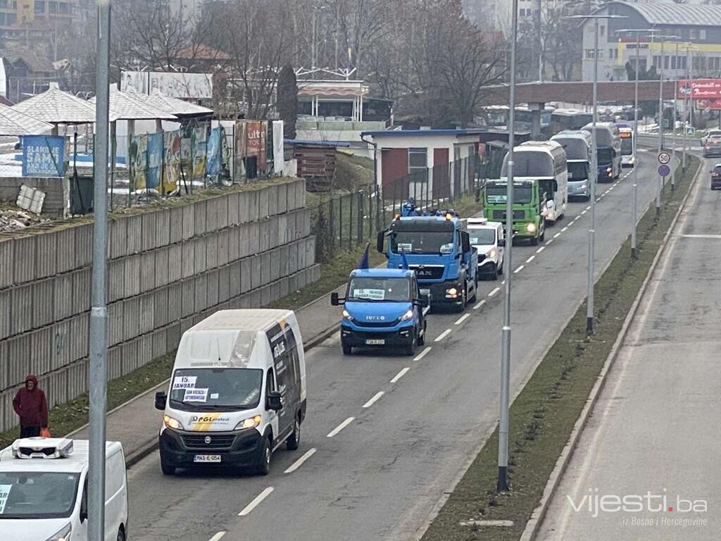 Obilježen Dan vozača: Svečani defile kroz Tuzlu