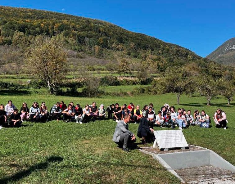 Obilježena 32. godišnjica zločina nad Bošnjacima u Duljcima kod Bihaća