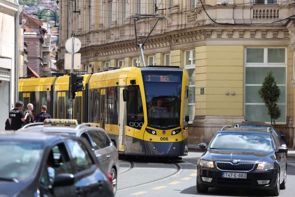 Obustava saobraćaja u ulici Mula Mustafe Bašeskije, izmjene u odvijanju gradskog prijevoza