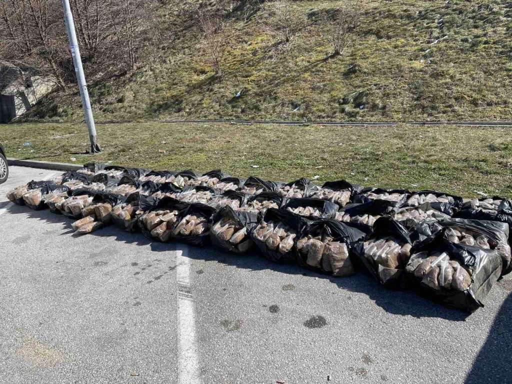 Oduzeto više od pola tone rezanog sušenog duhana