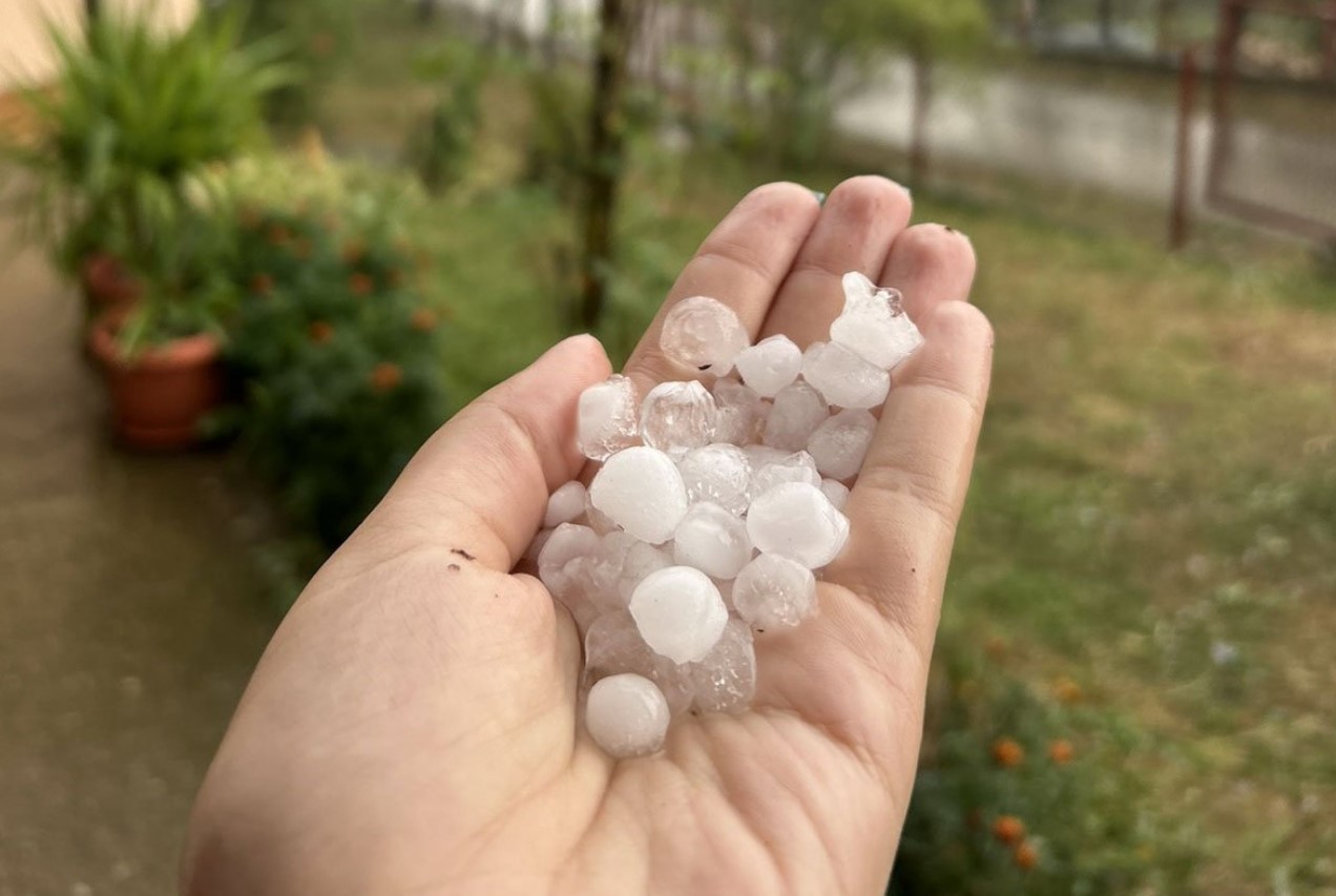 VIDEO / Olujno nevrijeme zahvatilo Kotor Varoš, padali jaka kiša i led