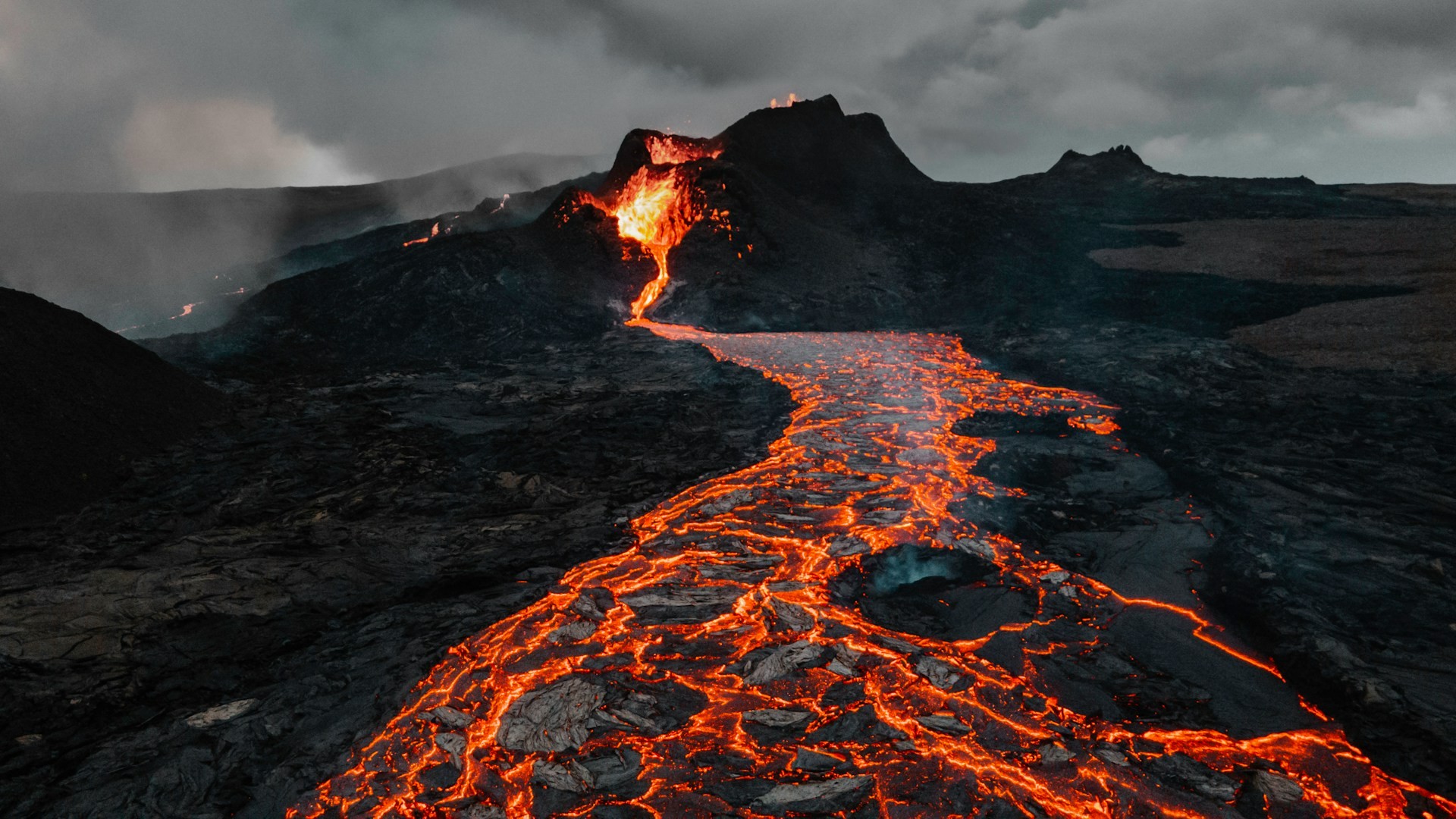 Oslabila najnovija vulkanska erupcija na Islandu, oštećenja ostala