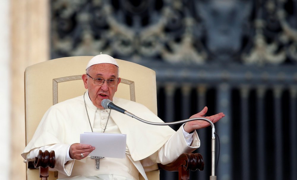 Papa Franjo poručio vjernicima da je 'oslabljen' i da se 'suočava s kušnjom'