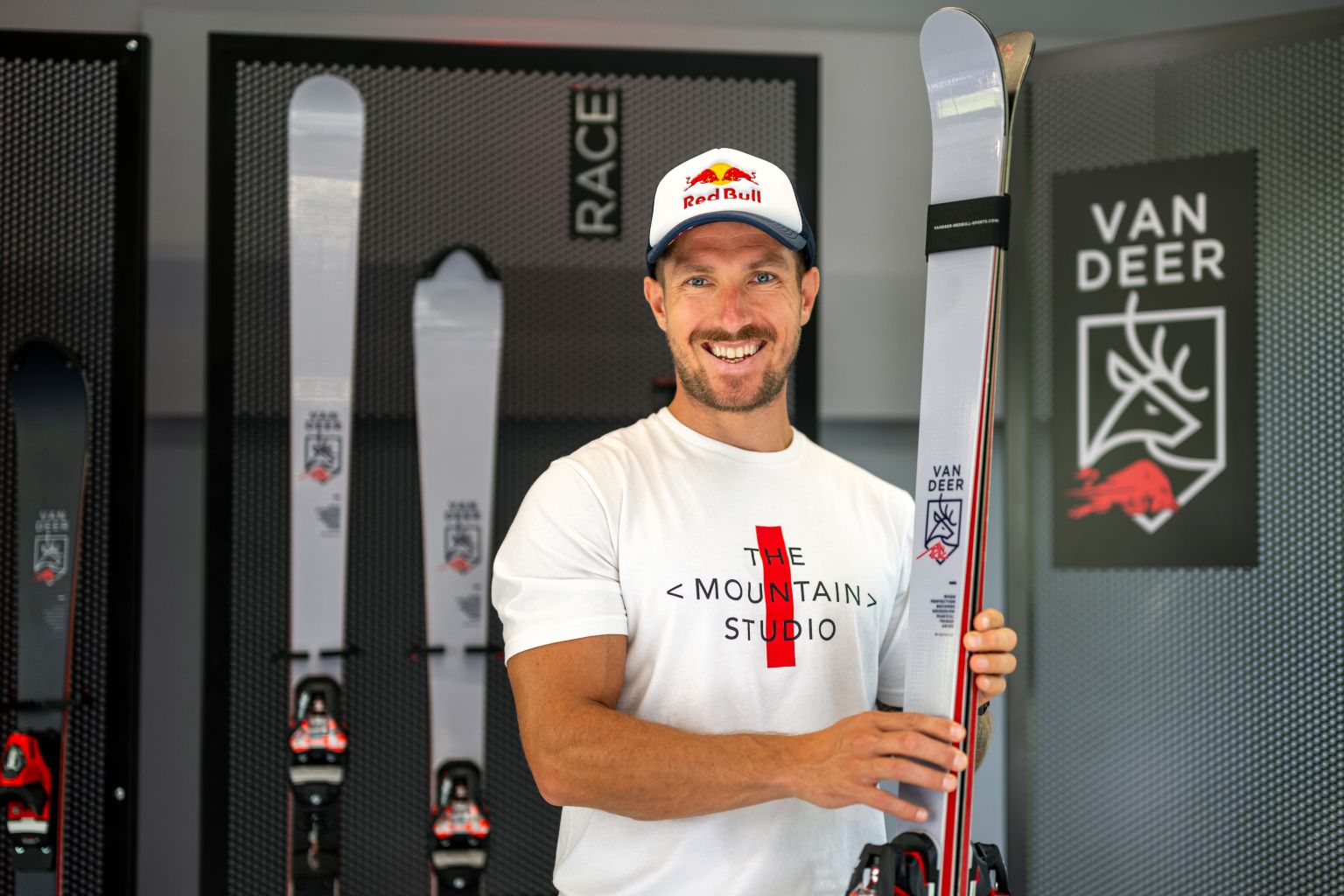 Pet godina nakon penzionisanja, legendarni Marcel Hirscher se vraća ski takmičenjima