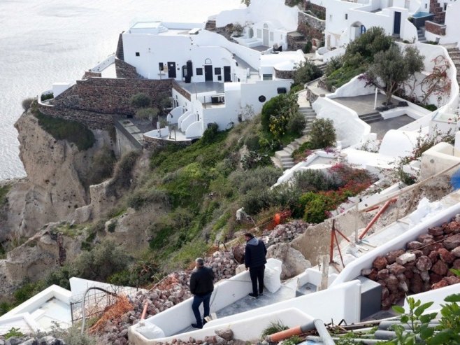 Pet zemljotresa pogodilo Santorini tokom noći