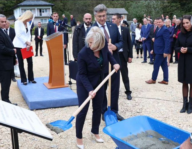 Plenković i Krišto položili kamen-temeljac Osnovne škole "Ivan Goran Kovačić"