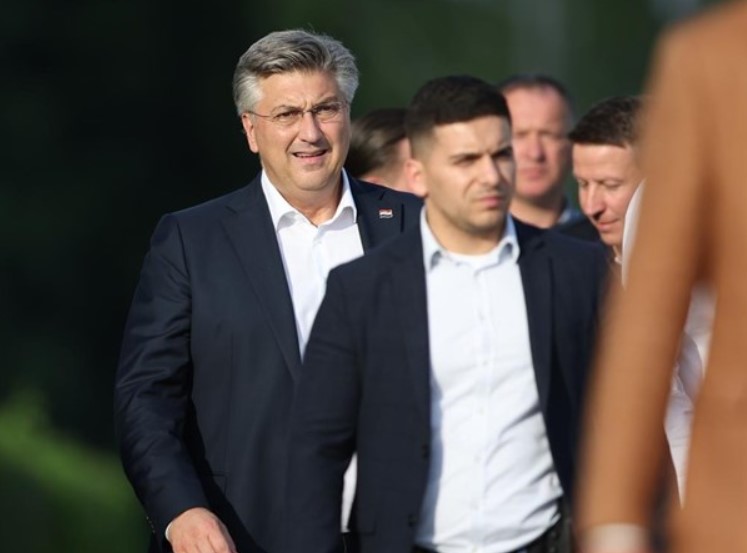 Plenković obišao mjesto pada aviona kod Zagreba: Svi putnici su bili hrvatski državljani