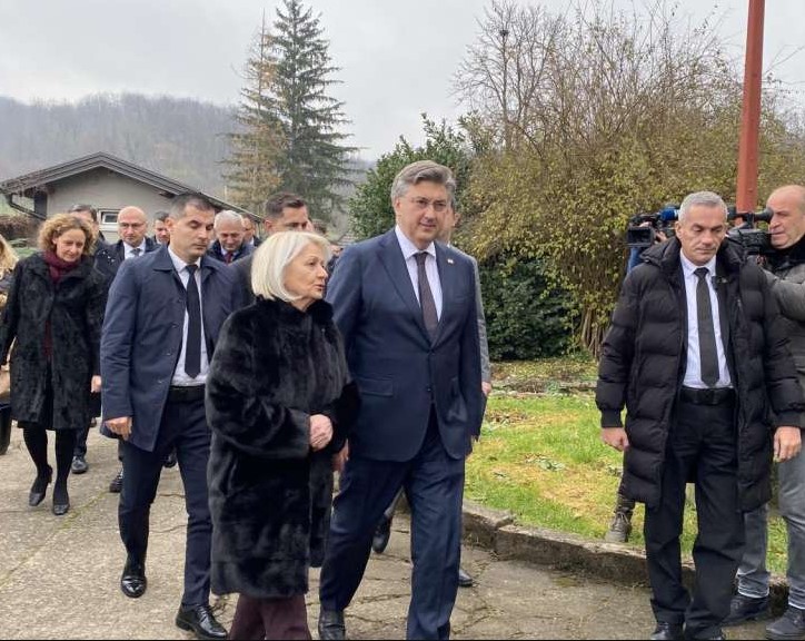 Plenković stigao u Banja Luku, dočekao ga Dodik