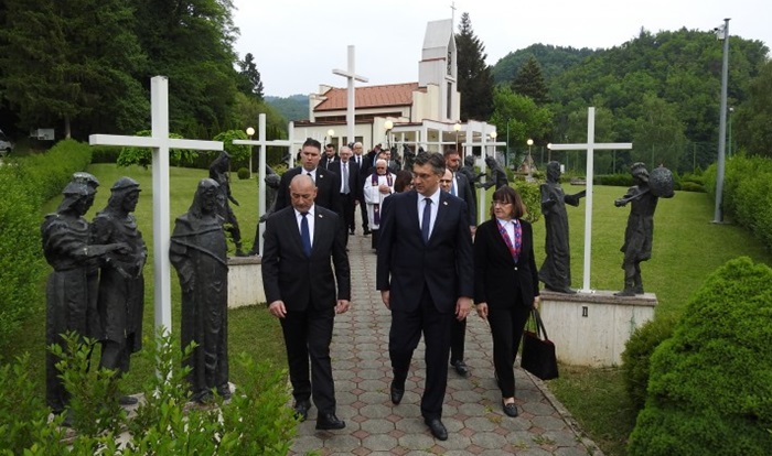 Plenković u Maclju obilježio 75. obljetnicu Križnog puta