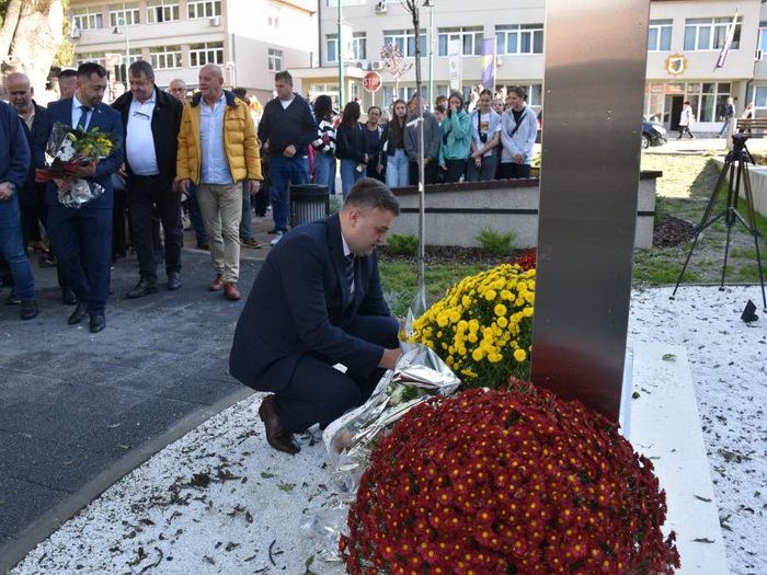 Počast komandantu Zaimu Imamoviću odata u njegovom rodnom Goraždu