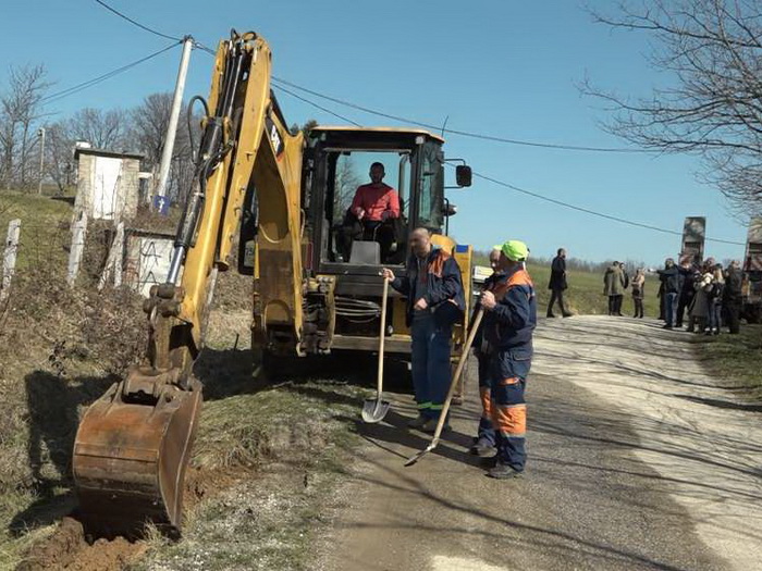 Počeli radovi na izgradnji vodovodne mreže u prijedorskom naselju Brezičani