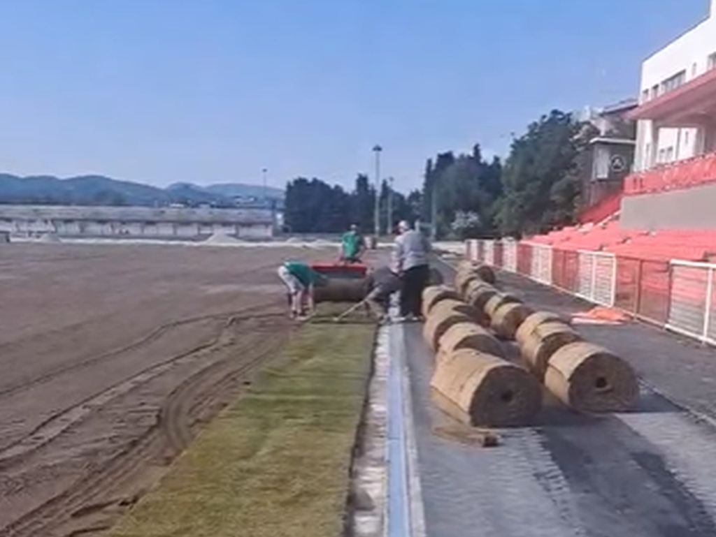 Počelo postavljanje hibridne trave na stadionu Luke u Doboju