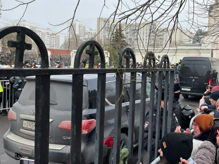 Počeo pokop Navaljnog, nema informacija šta se tačno događa u crkvi