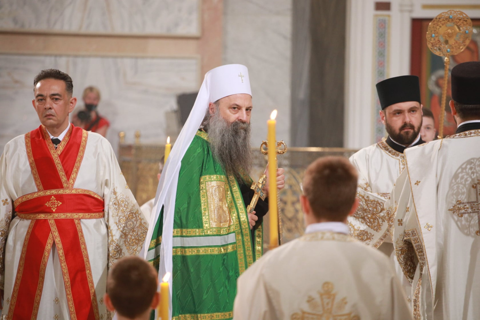 Poglavar SPC Porfirije uskrsnu liturgiju služio u Hramu Svetog Save