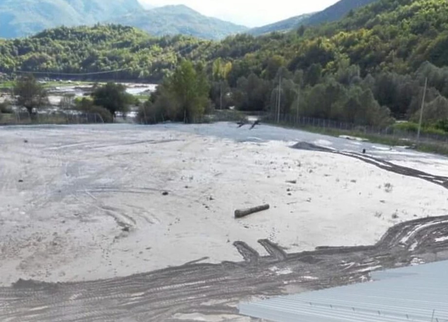 Pogledajte kako izgleda stadion u Buturović Polju nakon poplava