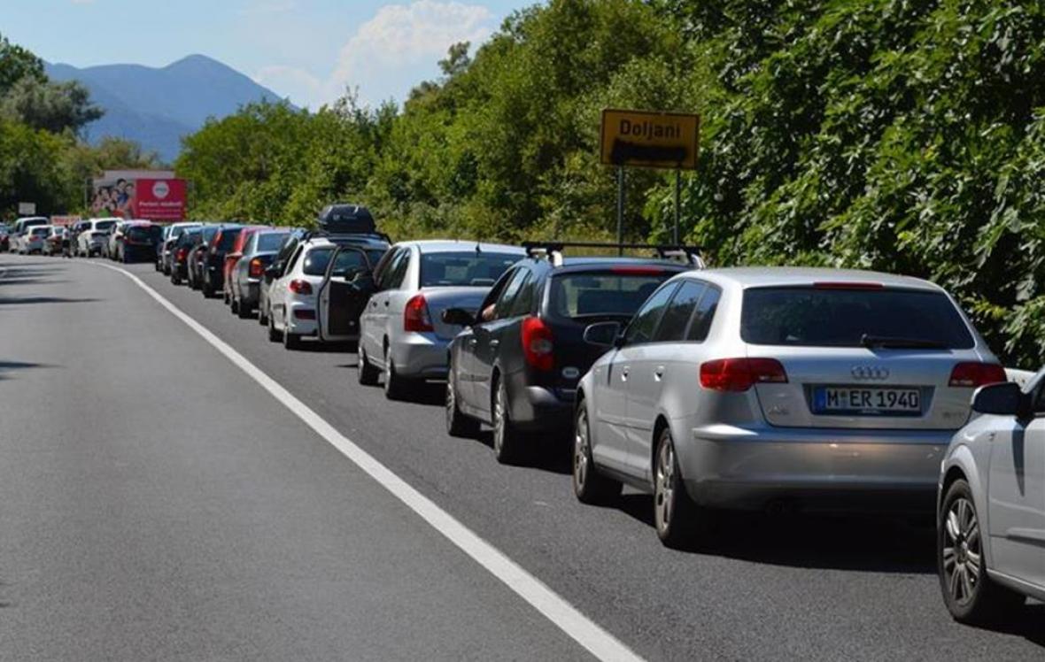 Pojačan promet vozila na izlazu iz BiH na GP Doljani