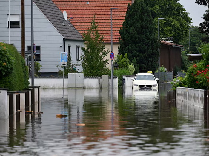 Poplave prekinule proizvodnju u južnoj Njemačkoj