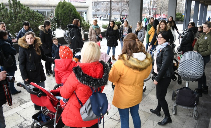 Porodilje tražile odgovore od Kasumovića, on se pravdao