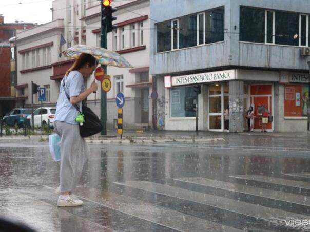 Poslije podne i tokom noći se očekuju pljuskovi sa grmljavinom