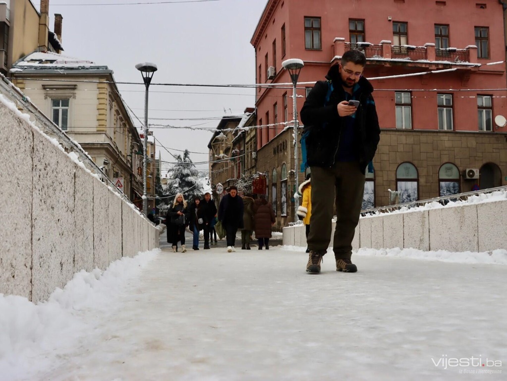 Ulice Sarajeva zaleđene: Povećan broj povreda zbog padova na ledu