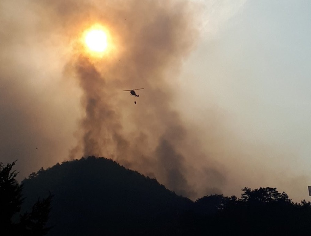 Požar iznad Konjica od jutros gase helikopteri OS BiH