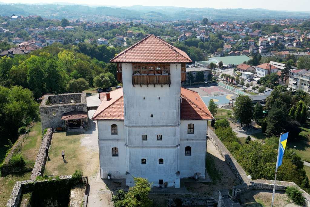 Privredna klima u Gradačcu sve bolja zahvaljujući brojnim projektima