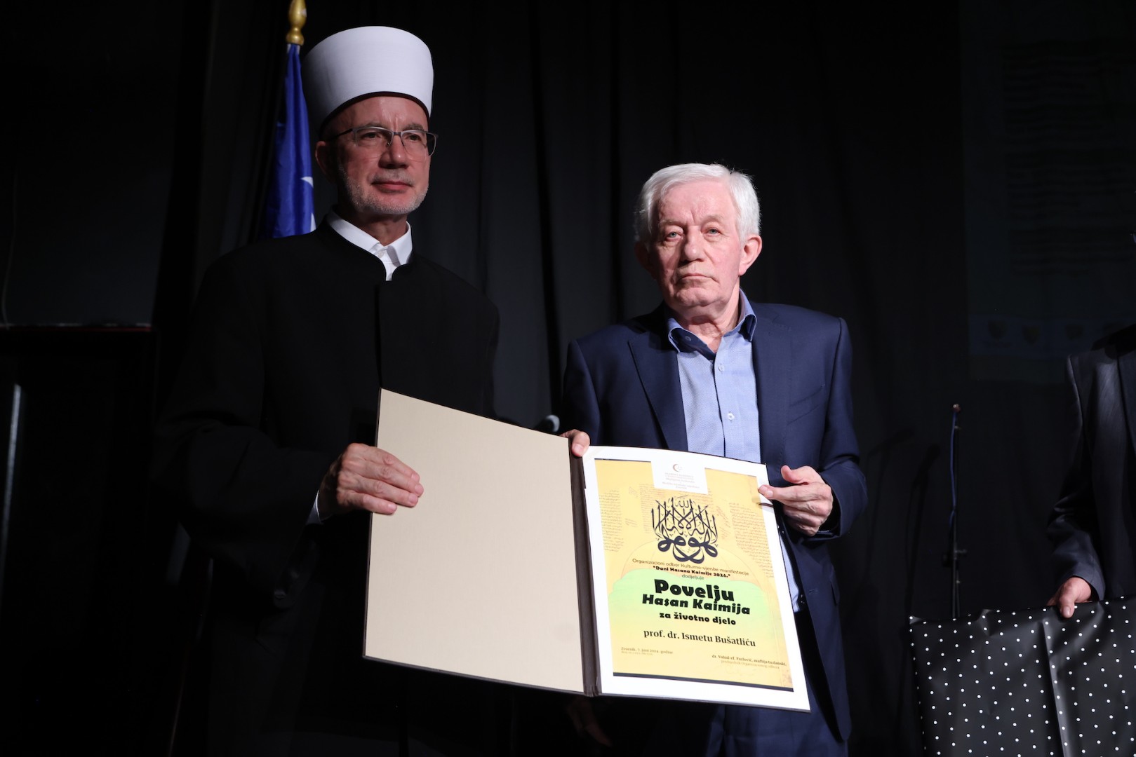 Prof. dr. Ismetu Bušatliću uručena Povelja 'Hasan Kaimija' za životno djelo