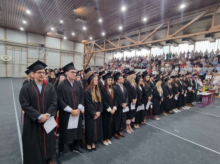 Promovisano 378 diplomanata i magistranata Univerziteta u Tuzli