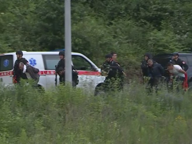 Pronađeno 17 migranata koji su prijetili oružjem policiji kod Banje Luke