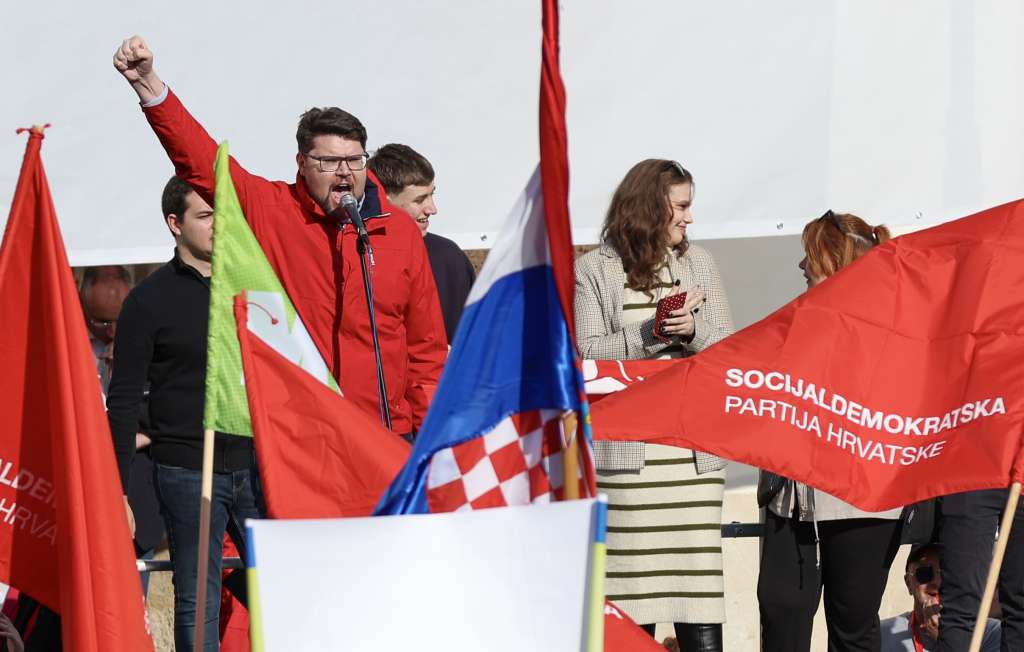 Protest u Zagrebu: Ne idite u Njemačku, neka ide Plenković!