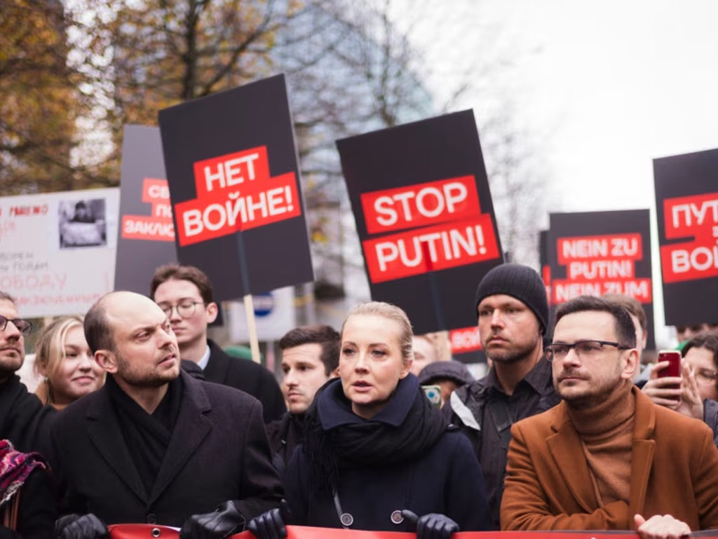 Putinovi protivnici u Berlinu protestuju protiv rata u Ukrajini