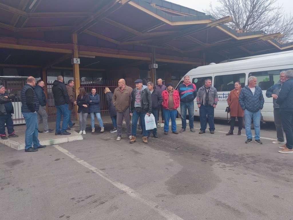 Radnici 'Autotransporta' stupili u štrajk