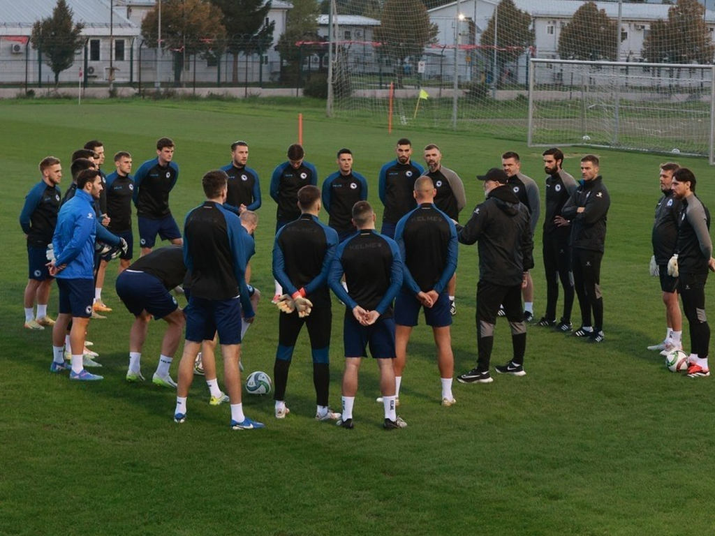 Reprezentativci BiH odradili prvi trening, večeras stižu još četvorica fudbalera