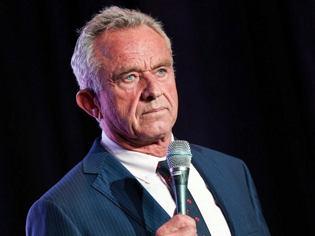 Robert F. Kennedy Jr. prekinuo svoju kampanju i podržao Trumpa