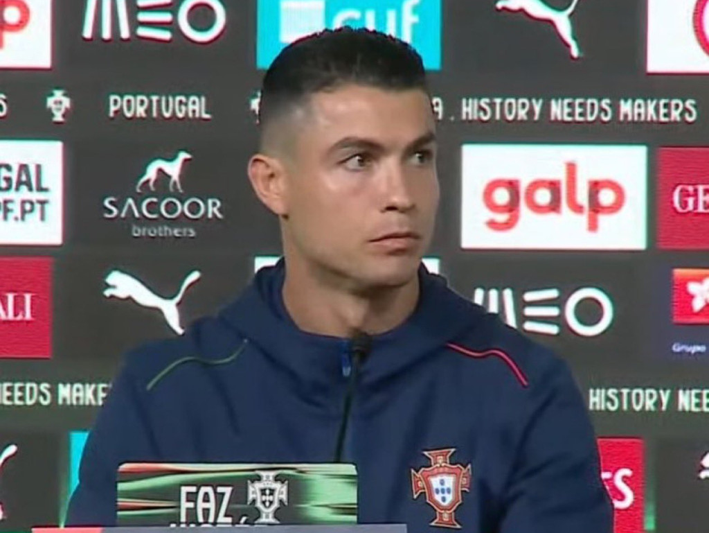 Ronaldo bijesan na pressici: Gledajte me u oči kad vam pričam!