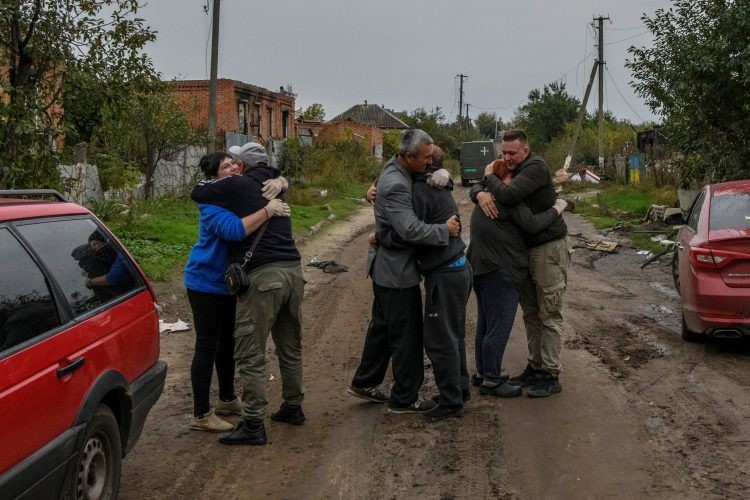 Rusija će evakuisati civile iz Hersona, Ukrajinci i dalje napreduju