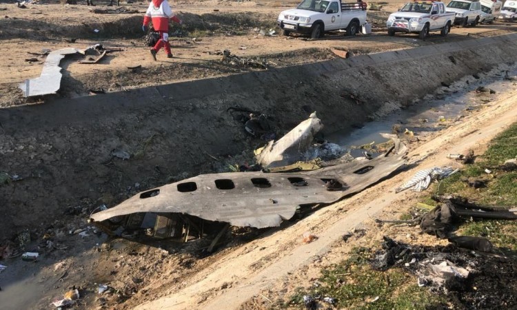 SAD učestvuju u istrazi o padu aviona u Iranu, pozvan i Boeing da se uključi